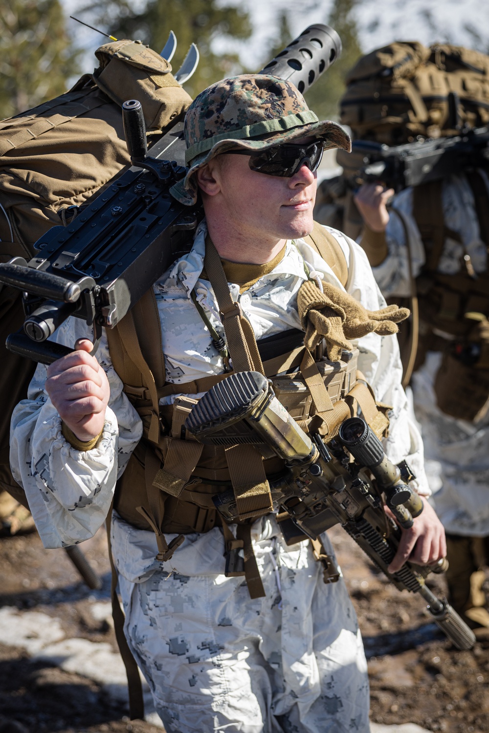 Marines with V1/6 conduct conditioning hike during MTX 2-25
