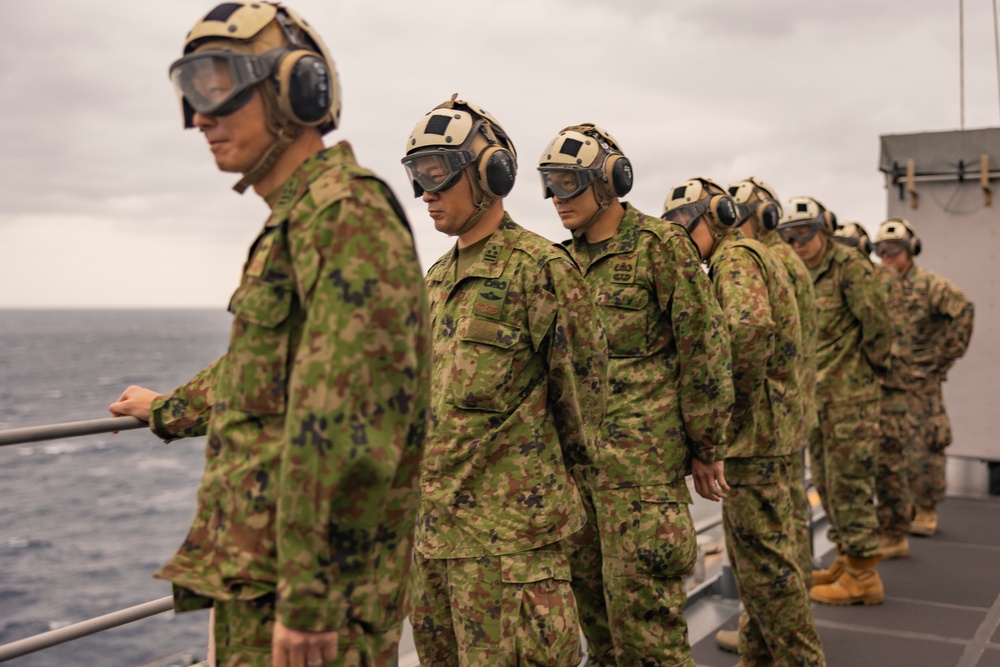 31st MEU | JGSDF, ARDR observe U.S. Marine Corps F-35B Lightning II flight operations aboard USS America (LHA 6)