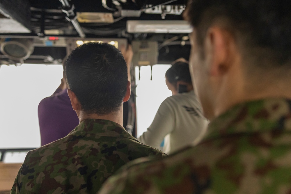 31st MEU | JGSDF, ARDR observe U.S. Marine Corps F-35B Lightning II flight operations aboard USS America (LHA 6)