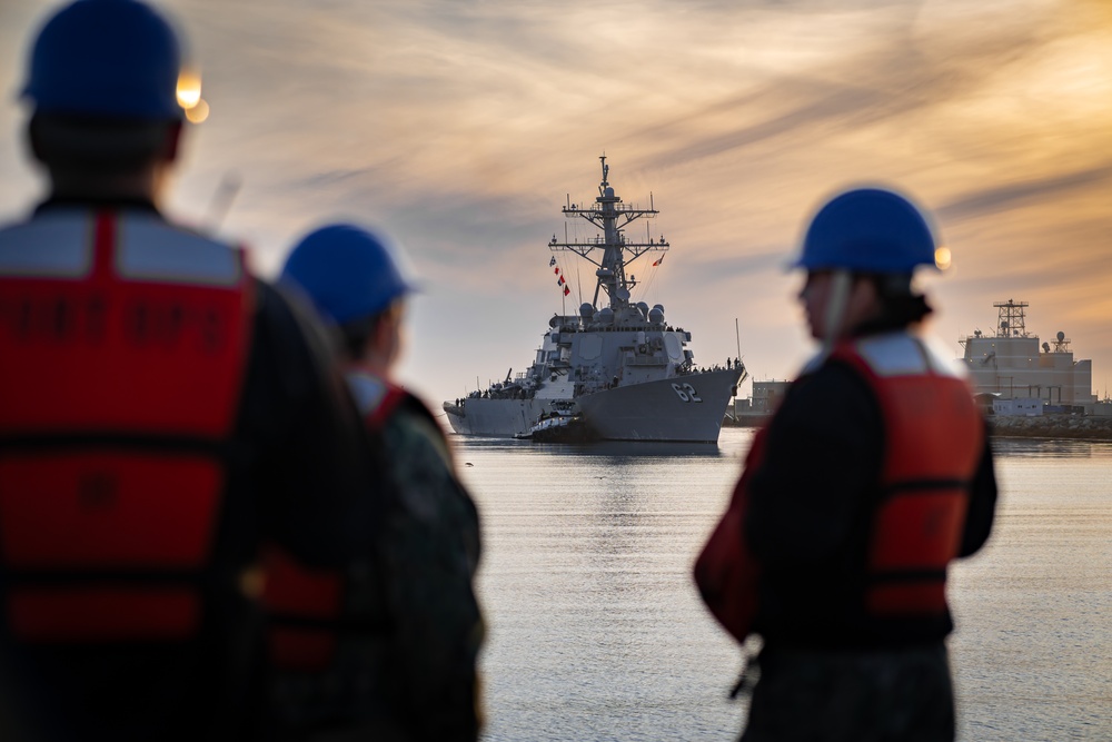 USS Fitzgerald (DDG 62) conducts a port call onboard Naval Base Ventura County