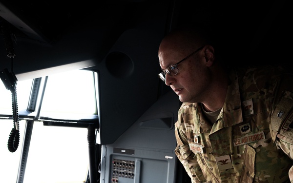 374 AW Leadership visits RNZAF Base Auckland during C-130J standup