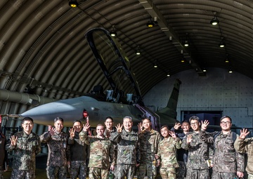 ROKA CFC C4 Director tours 51st FW
