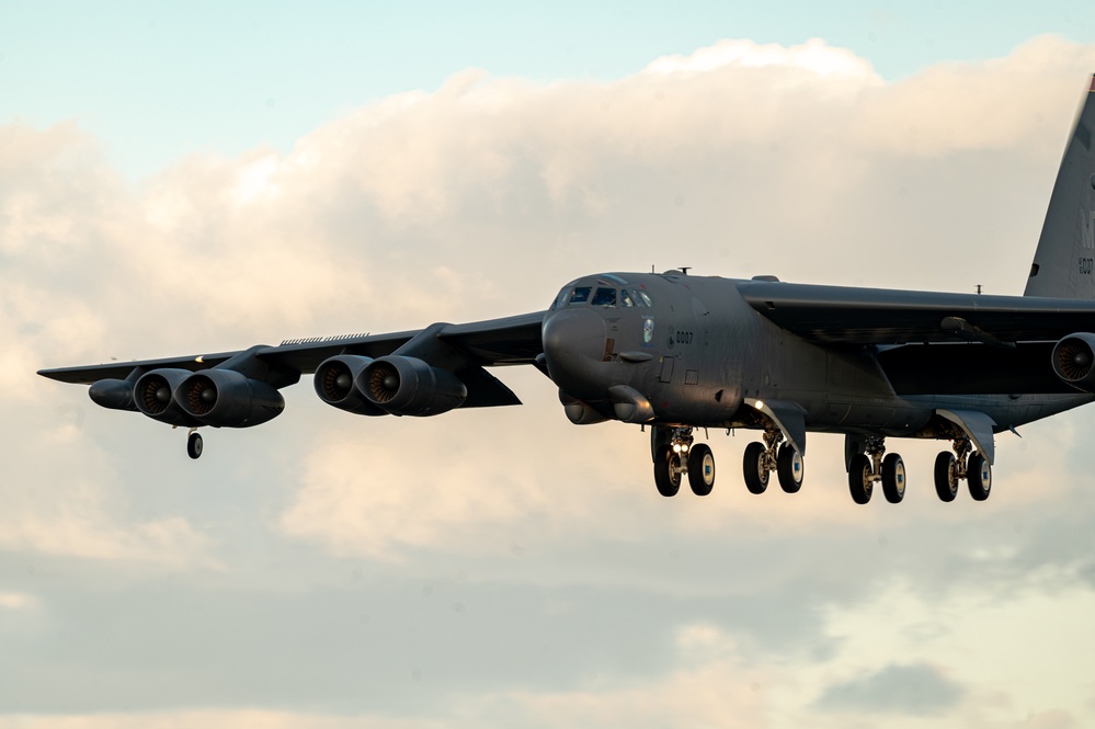 B-52 Stratofortresses return from Bomber Task Force operations