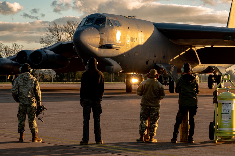 B-52 Stratofortresses return from Bomber Task Force operations