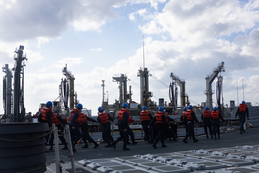 USS Oscar Austin (DDG 79) Underway Replenishment with USNS Laramie (T-AO 203)