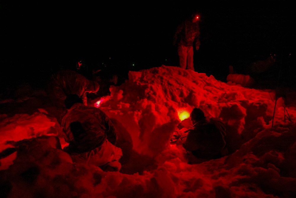 MLRS battalion Soldiers construct snow and ice shelters in Norway during exercise