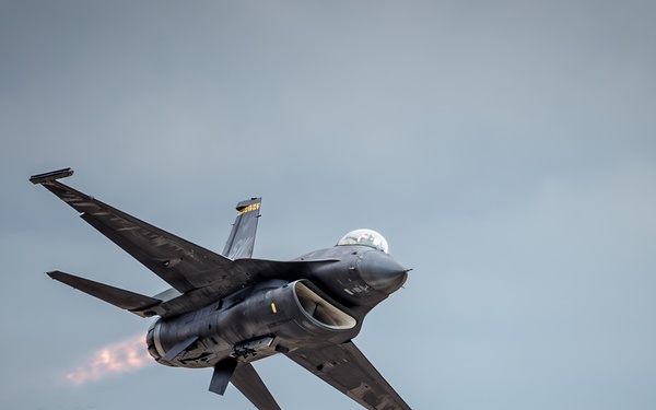 F-16 Viper Demonstration Team practice in preparation for 2025 air show season
