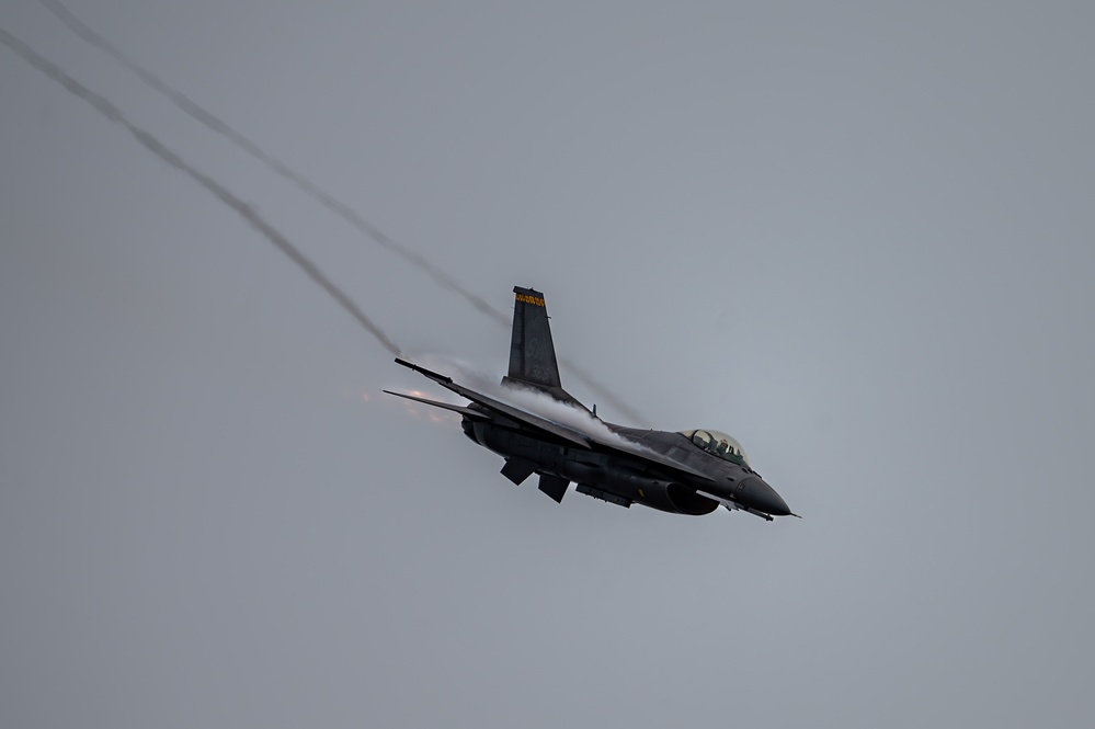F-16 Viper Demonstration Team practice in preparation for 2025 air show season