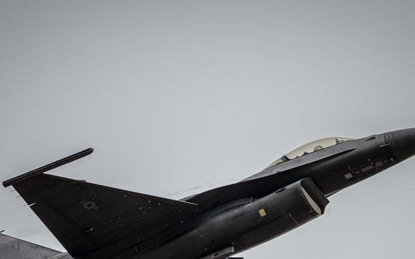 F-16 Viper Demonstration Team practice in preparation for 2025 air show season