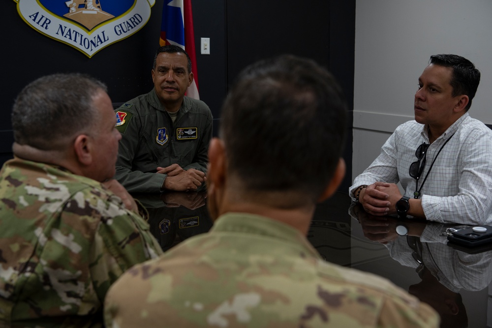 FAA Traffic Control Tower manager Carlos Perez-Aldoy visits the 15th Wing