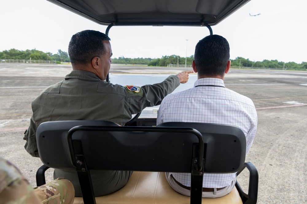 FAA Traffic Control Tower manager Carlos Perez-Aldoy visits the 15th Wing