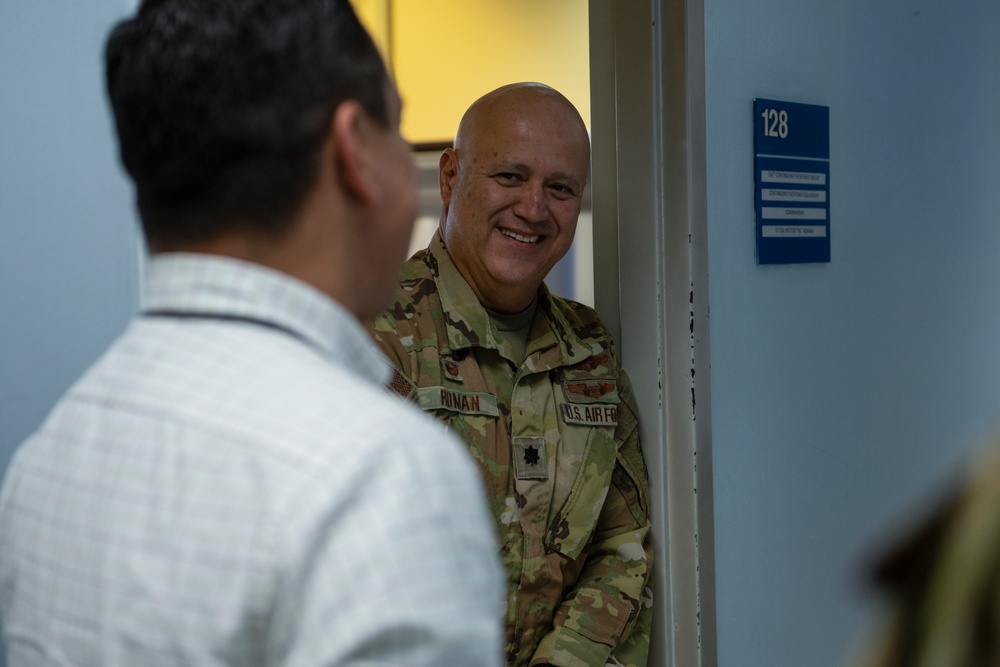 FAA Traffic Control Tower manager Carlos Perez-Aldoy visits the 15th Wing