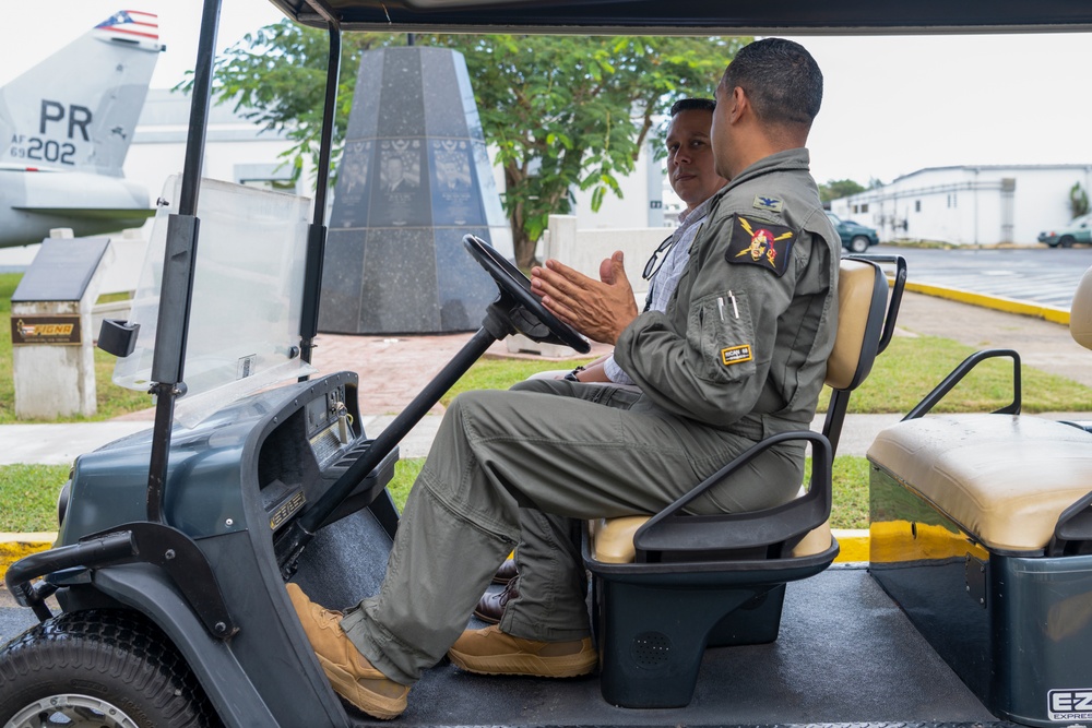 FAA Traffic Control Tower manager Carlos Perez-Aldoy visits the 15th Wing