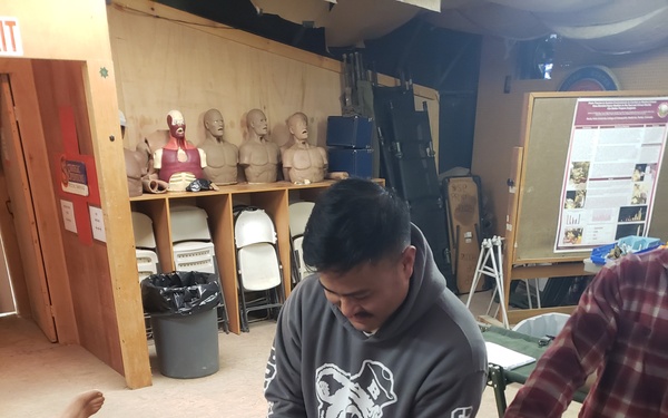USS Iwo Jima Hospital Corpsman Learns Critical Skills During Integrated Shipboard Surgical Trauma Training