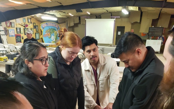 USS Iwo Jima Hospital Corpsman Learns Critical Skills During Integrated Shipboard Surgical Trauma Training