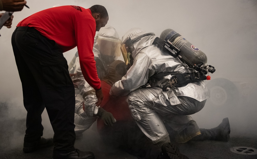 USS America (LHA 6) Conducts Aviation Firefighting Drill