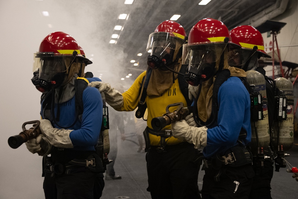 USS America (LHA 6) Conducts Aviation Firefighting Drill