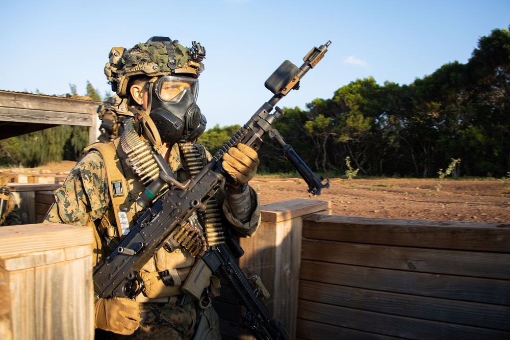 Storming the Fortress: Students at SOI-West Participate in the Advanced Infantry Marine Course at Kahuku Training Area