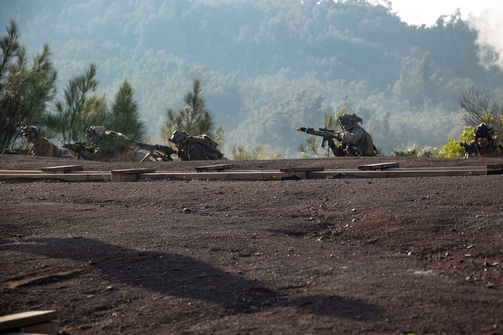 Storming the Fortress: Students at SOI-West Participate in the Advanced Infantry Marine Course at Kahuku Training Area