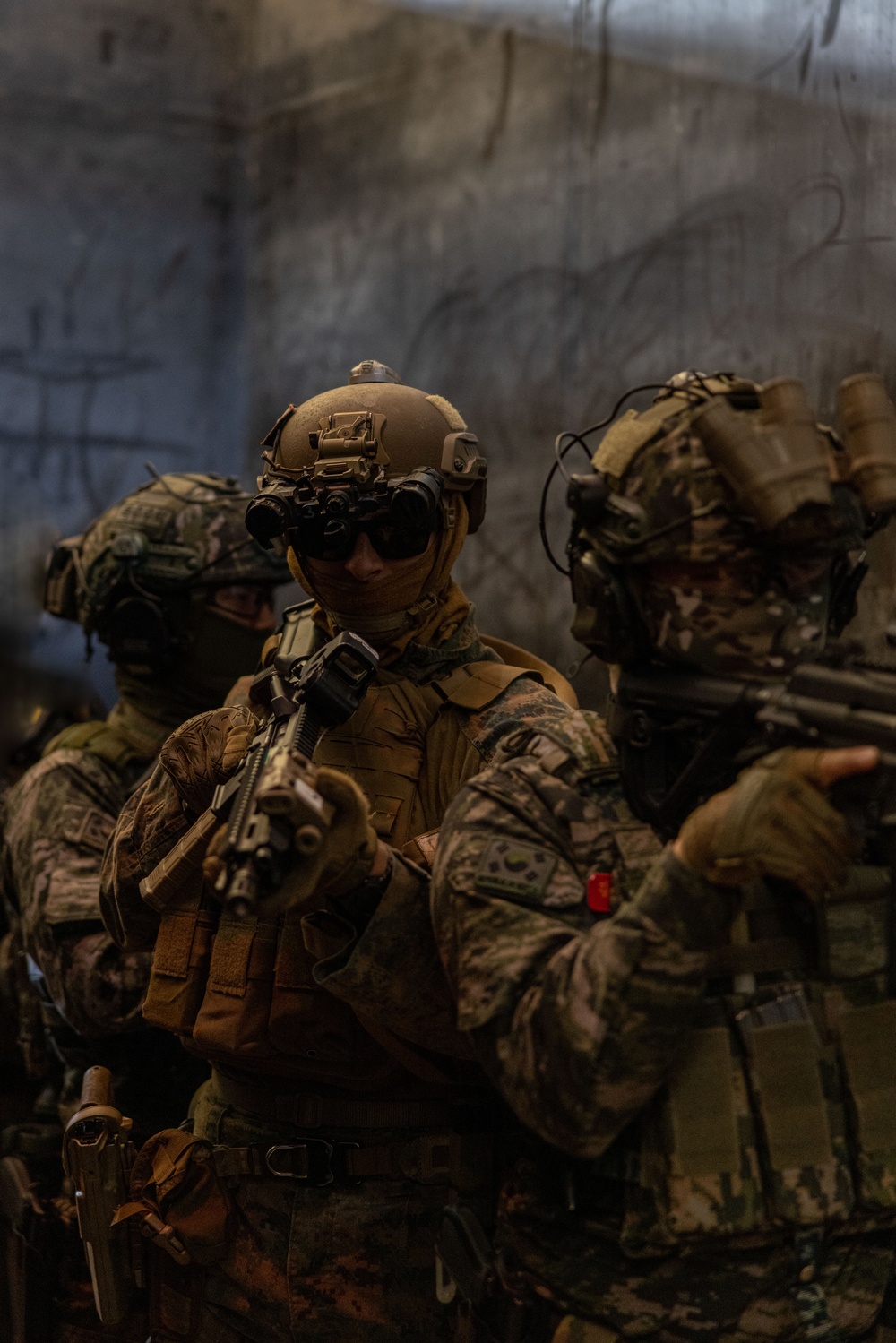 U.S. and Republic of Korea Reconnaissance Marines Execute Shoot House Training During KMEP 25.1