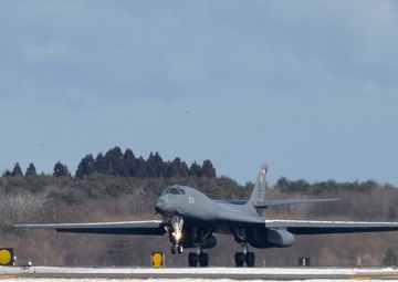 The 34th Expeditionary Bomb Squadron B-1B Lancer continues to conduct hot pit refuel operations during BTF 25-1 at Misawa Air Base, Japan