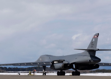 The 34th Expeditionary Bomb Squadron B-1B Lancer continues to conduct hot pit refuel operations during BTF 25-1 at Misawa Air Base, Japan