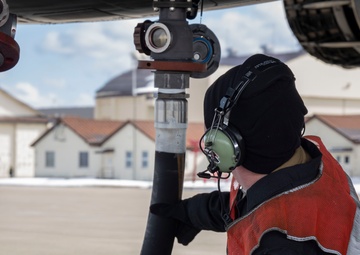 The 34th Expeditionary Bomb Squadron B-1B Lancer continues to conduct hot pit refuel operations during BTF 25-1 at Misawa Air Base, Japan