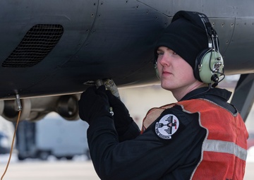 The 34th Expeditionary Bomb Squadron B-1B Lancer continues to conduct hot pit refuel operations during BTF 25-1 at Misawa Air Base, Japan