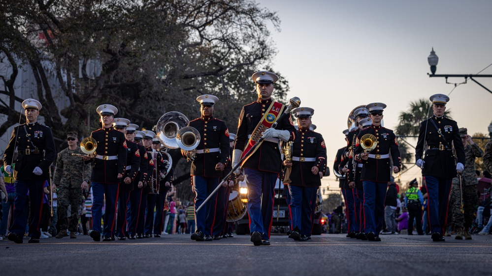 Marines participate in Krewe of Endymion parade
