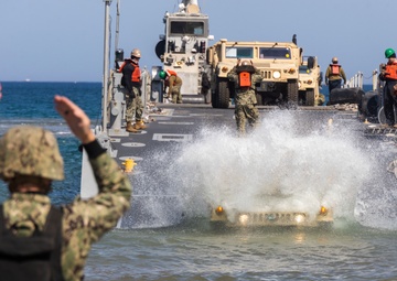 3rd MLG Conducts Instream Offload with USN, ROKMC During Freedom Banner 25