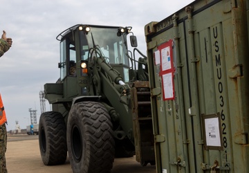 3rd MLG Offloads III MEF Forces From HST During Freedom Banner 25