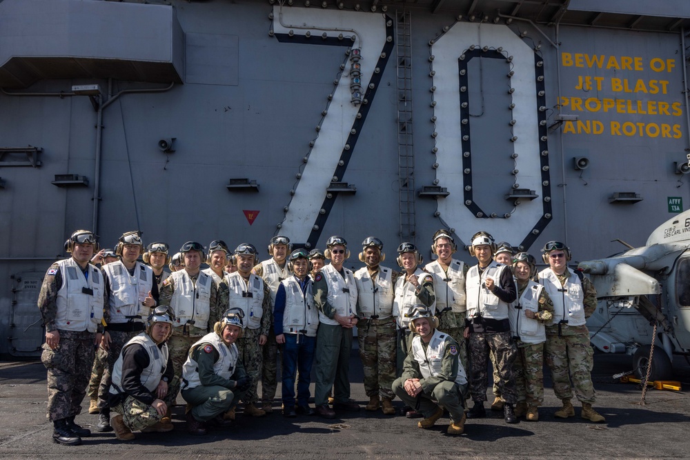 Carrier Strike Group ONE hosts Commander, U.S. Forces Korea, leaders from U.S. Naval Forces Korea and ROK Navy aboard USS Carl Vinson