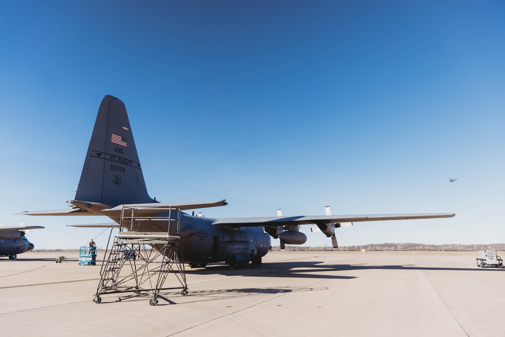 Airmen reassemble a C-130 Hercules engine