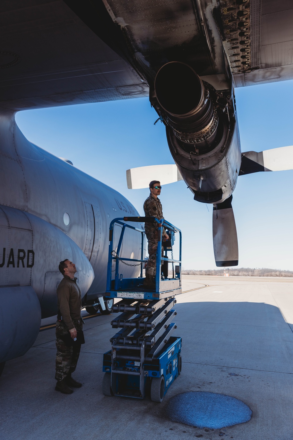 Airmen reassemble a C-130 Hercules engine