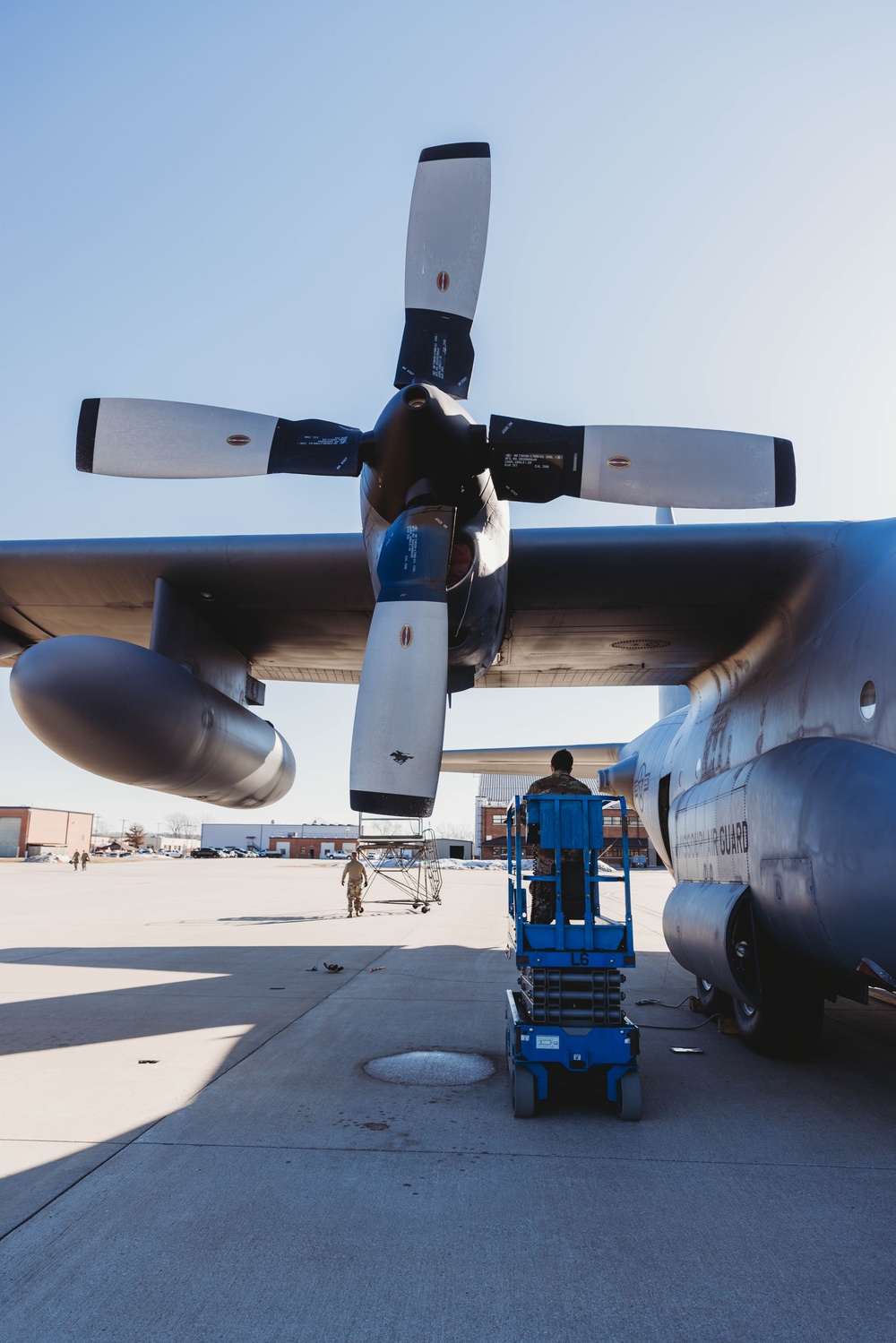 Airmen reassemble a C-130 Hercules engine