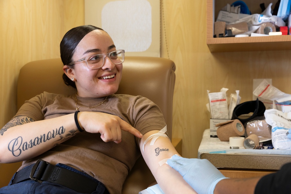 Gerald R. Ford Sailors Donate Blood