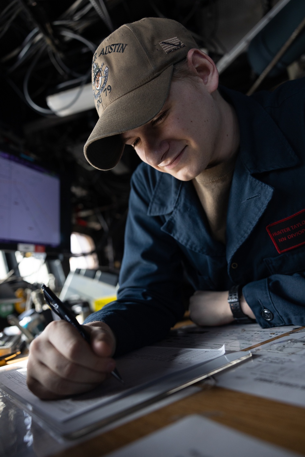 USS Oscar Austin (DDG 79) Conducts Daily Operations