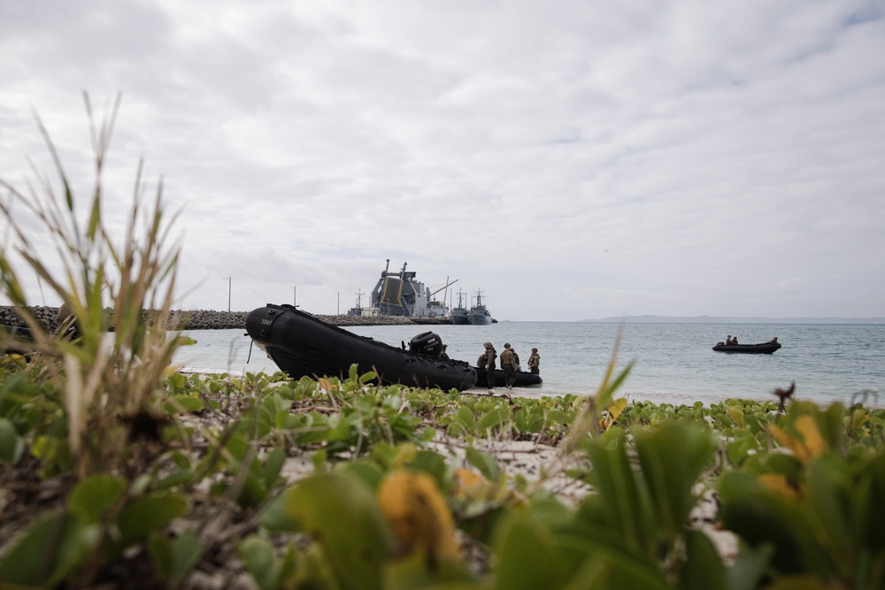 Iron Fist 25 | 31st MEU, JGSDF Boat Raid