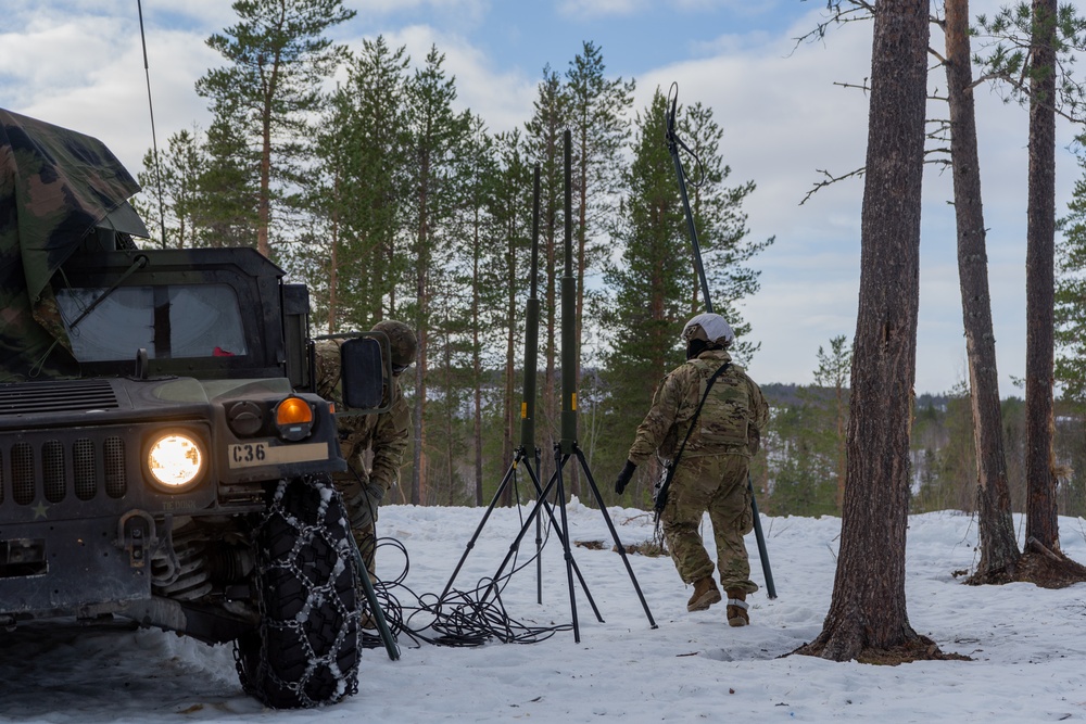 MLRS battalion establishes communications in Norway during exercise
