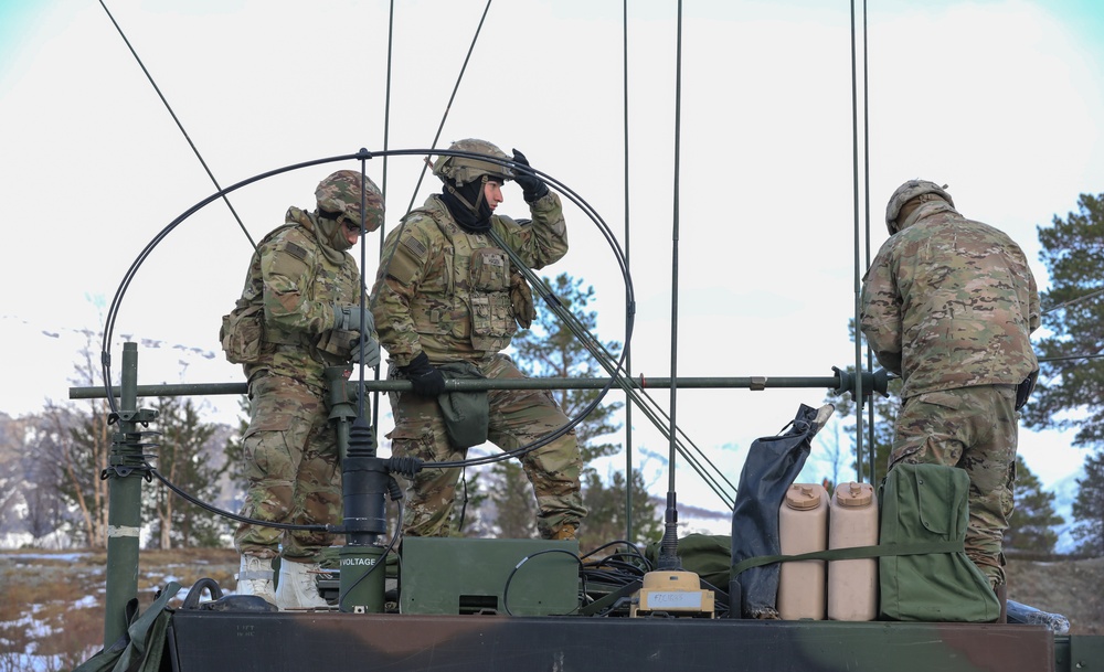 MLRS Battalion establishes command post in Norway during exercise
