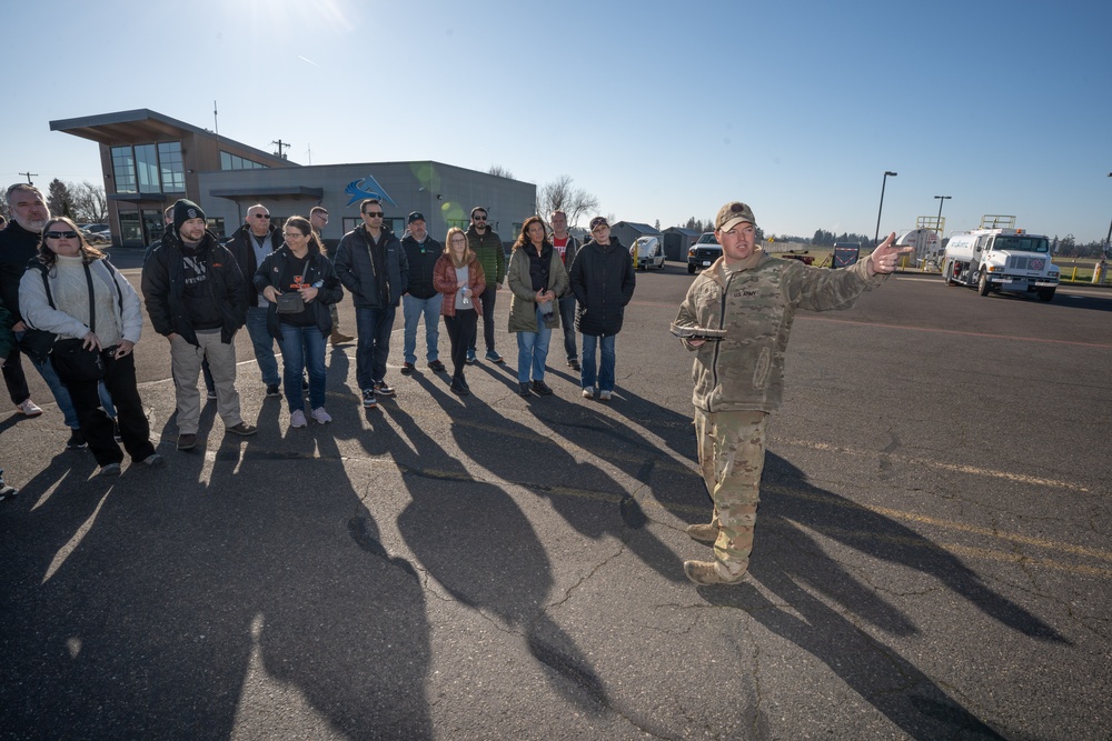 Oregon National Guard and ESGR Host Boss Lift for Community Leaders