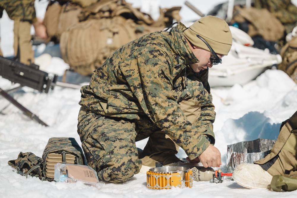 Marines with V1/6 set up camp during MTX 2-25