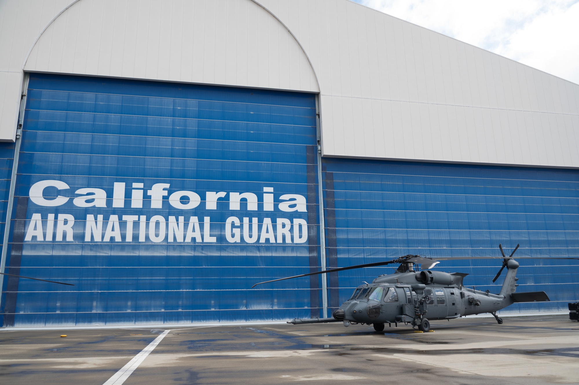 بالگرد HH-60W Jolly Green II روی زمین