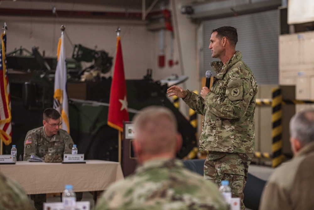 USARPAC Chief of Staff Visits Eighth Army