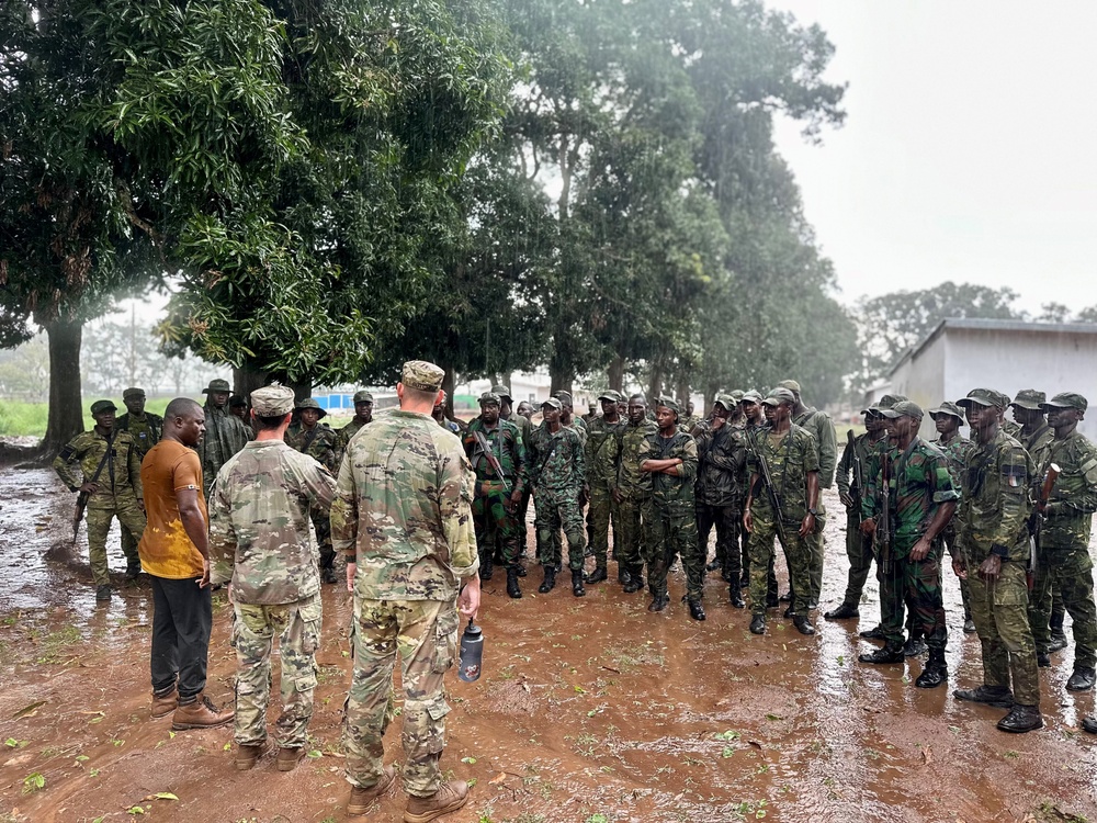 US Maneuvering Assistance Team Conduct Drills with Ivorian Soldiers