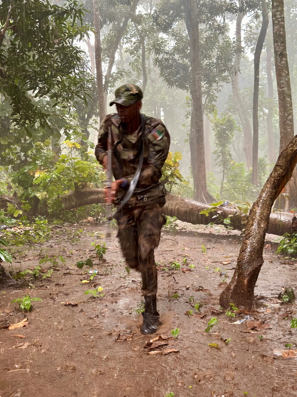 US Maneuvering Assistance Team Conduct Drills with Ivorian Soldiers