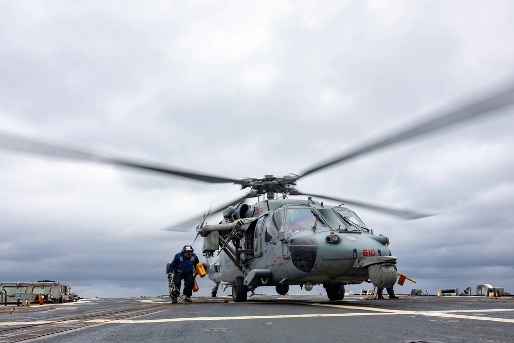 DDG 114 conducts flight operations with HSC 4