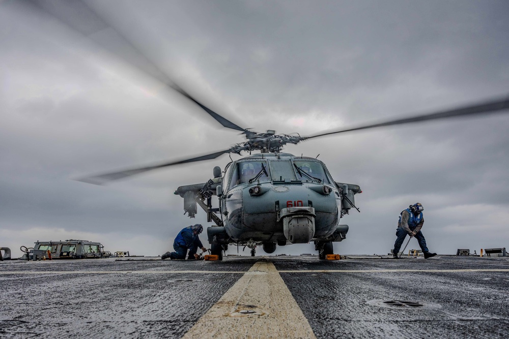 DDG 114 conducts flight operations with HSC 4