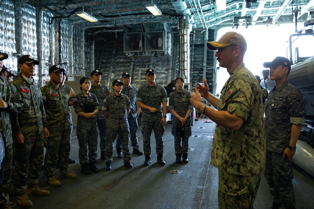 USS Omaha (LCS 12) hosts Republic of Korea sailors, marines for a ship tour during joint exercise Cobra Gold