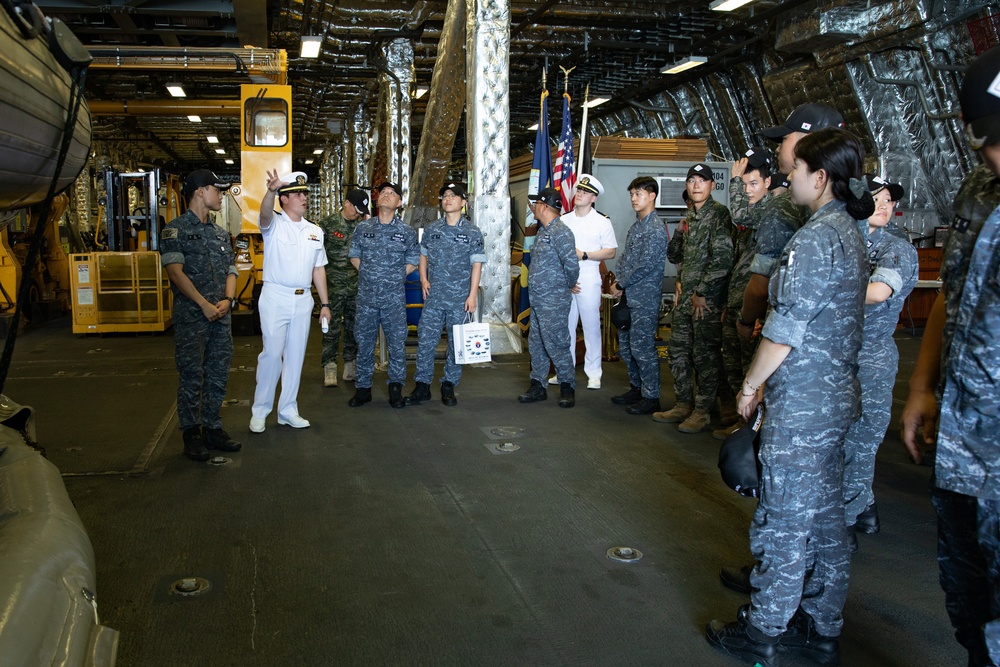 USS Omaha (LCS 12) hosts Republic of Korea sailors, marines for a ship tour during joint exercise Cobra Gold
